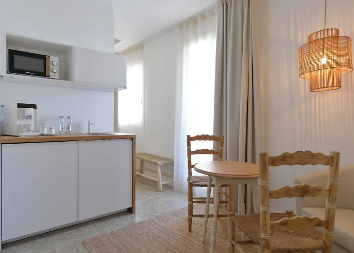 Πανσιόν Boutique Sa Nansa 4*